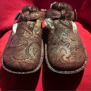 Alegria Women's mules in Rich Brown Paisley